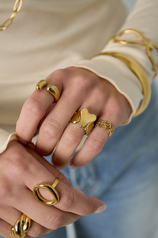 Heartbreak ring