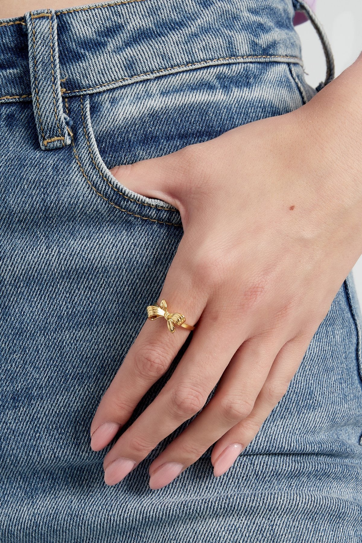 Luna ring